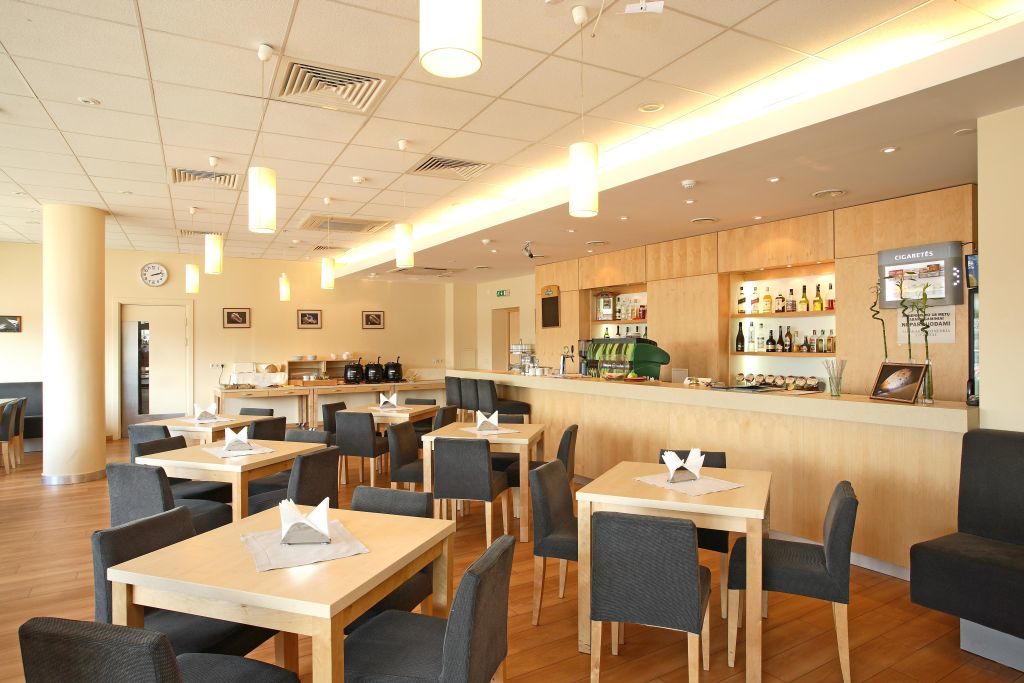 Green Park Hotel Клайпеда Ресторант снимка